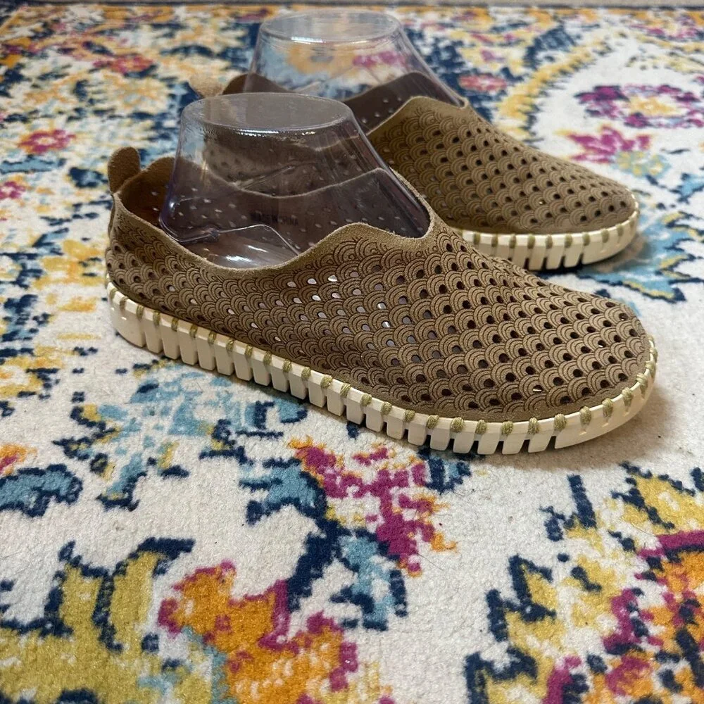 Ilse Jacobsen Tulip Slip On Shoes Latte Womens Size 39 Cushioned Comfort Neutral